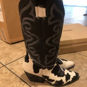 Brand new Steve Madden west boots 🖤